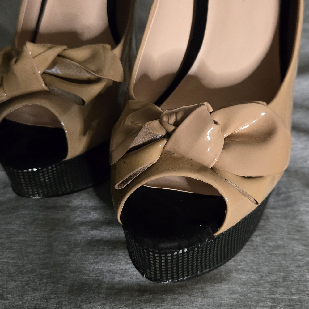 Jessica Simpson Tan Peep-Toe Heels